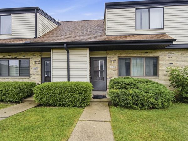 10156 W Kiehnau AVENUE, Milwaukee, WI 53224