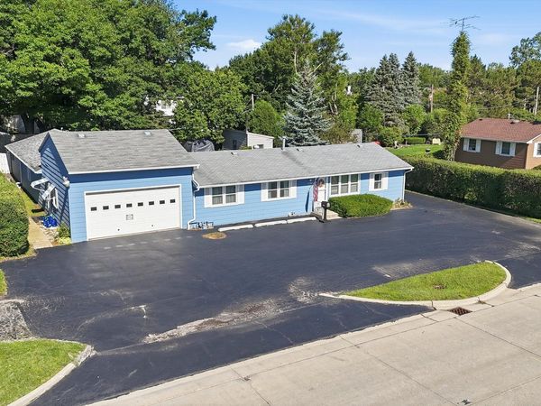 34112 N Barron Boulevard , Grayslake, IL 60030