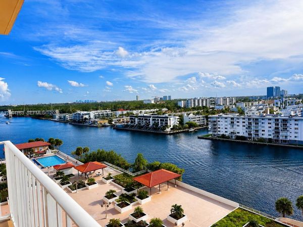 290 174th St , Unit 1207, Sunny Isles Beach, FL 33160