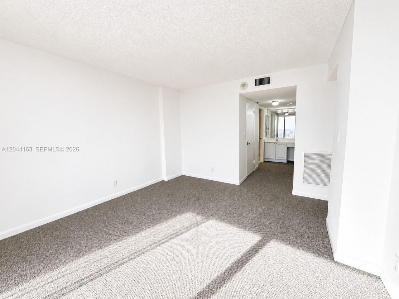 290 174th St , Unit 1207, Sunny Isles Beach, FL 33160 Photo