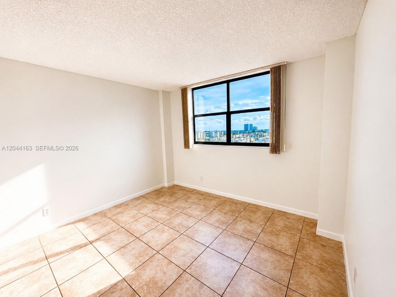 290 174th St , Unit 1207, Sunny Isles Beach, FL 33160 Photo