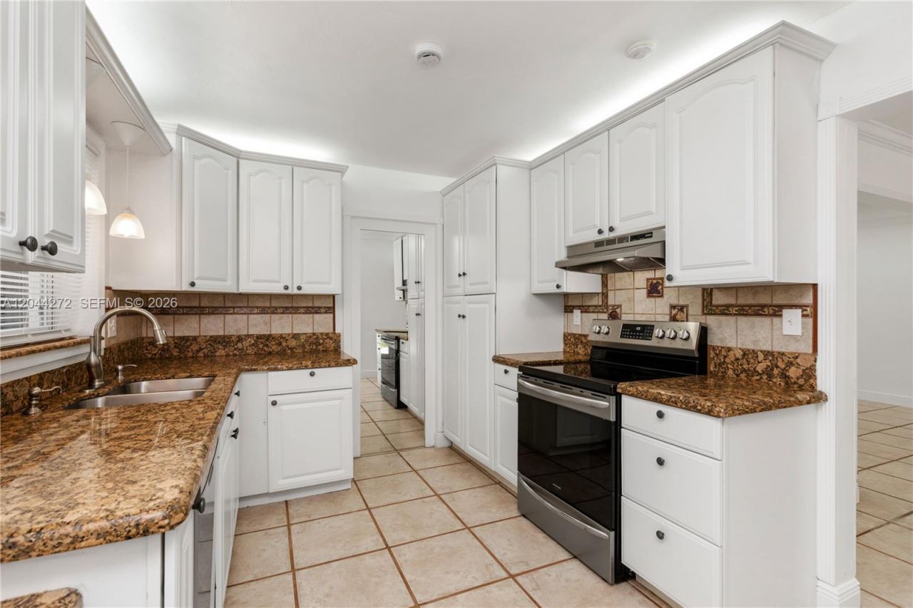 9030 SW 184th Ter , Cutler Bay, FL 33157 Photo