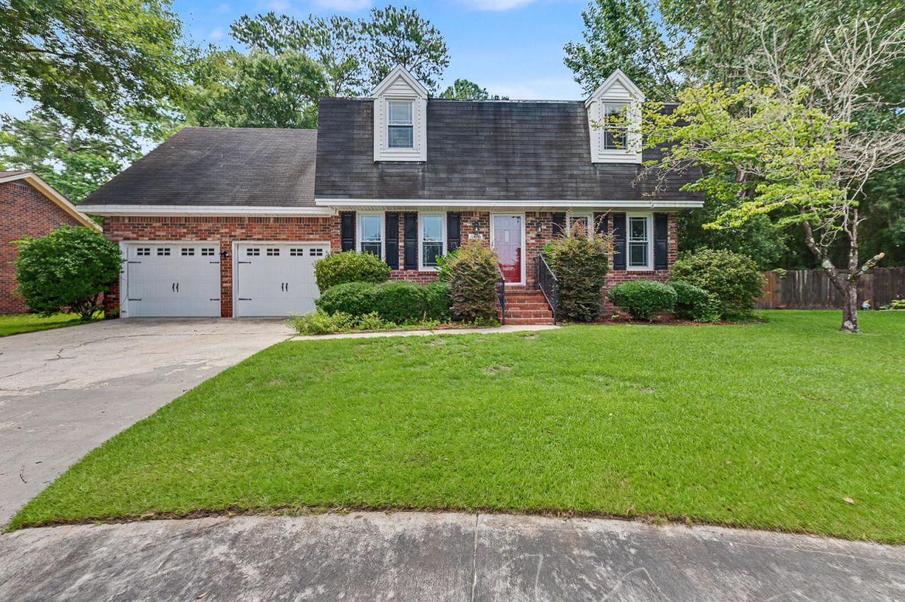 300 Eastover Circle Photo 1