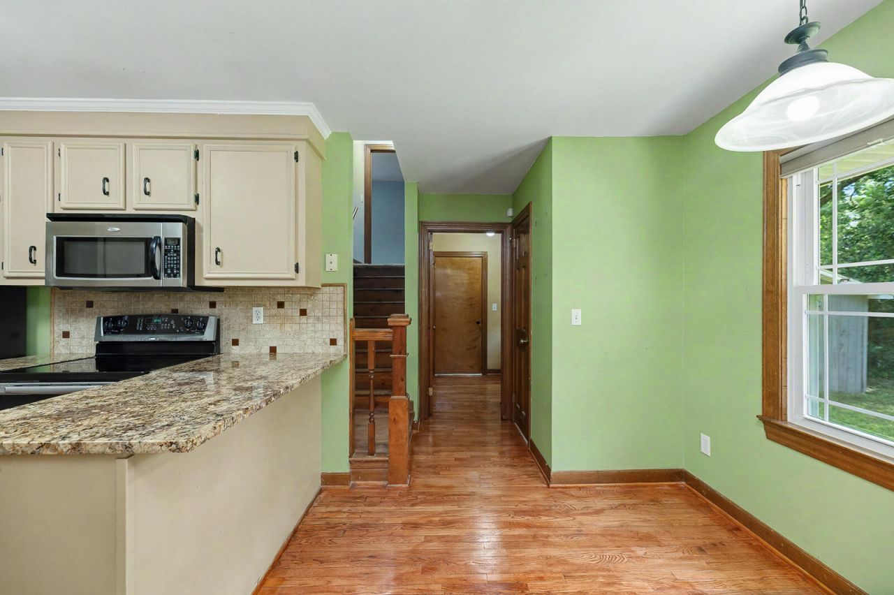 300 Eastover Circle Photo 10