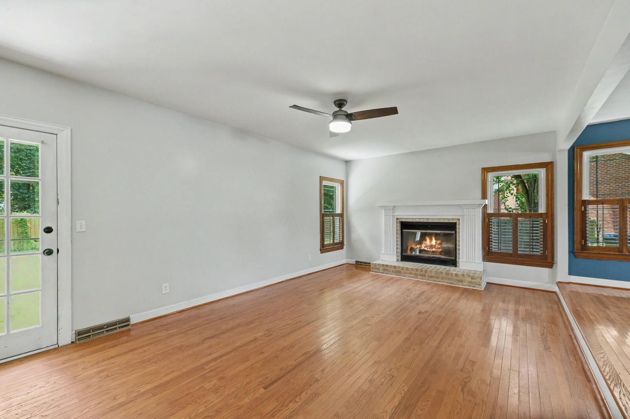 300 Eastover Circle Photo 11