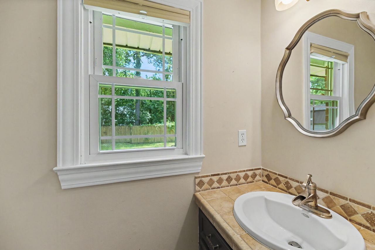 300 Eastover Circle Photo 15