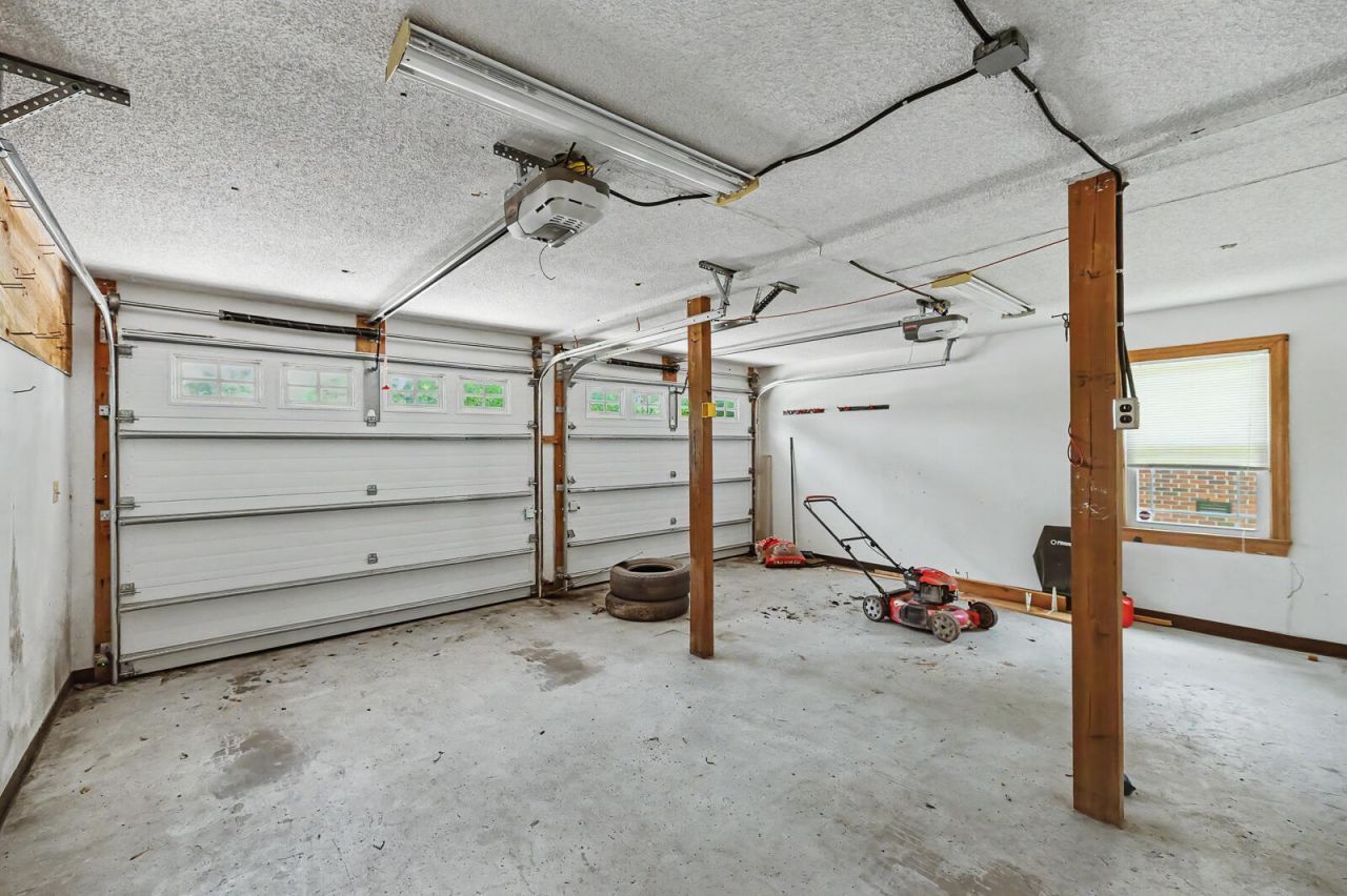 300 Eastover Circle Photo 17