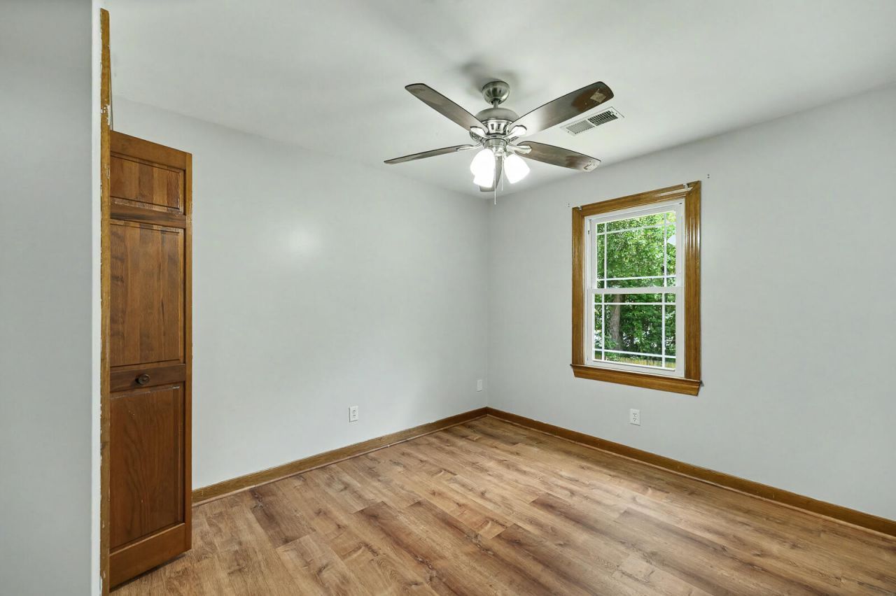 300 Eastover Circle Photo 23