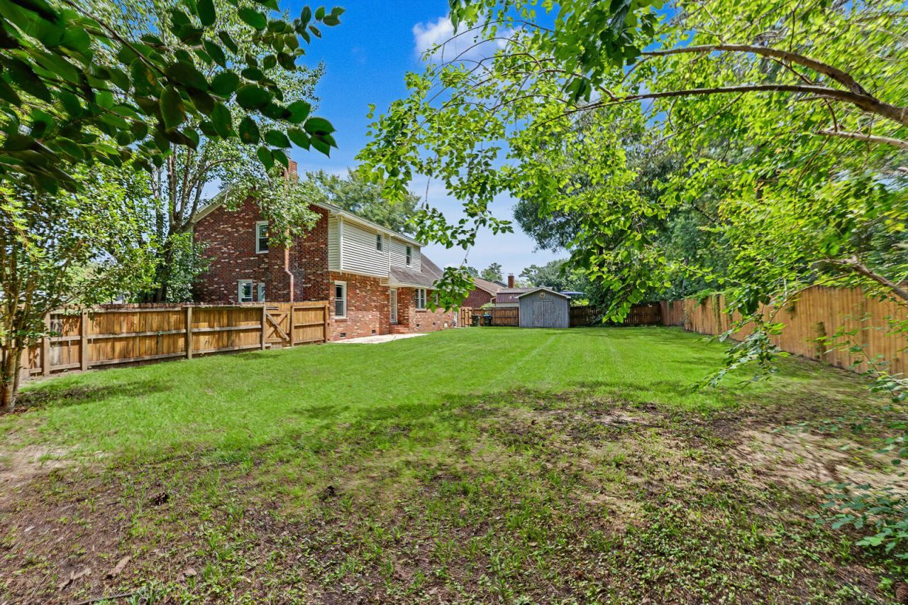 300 Eastover Circle Photo 31