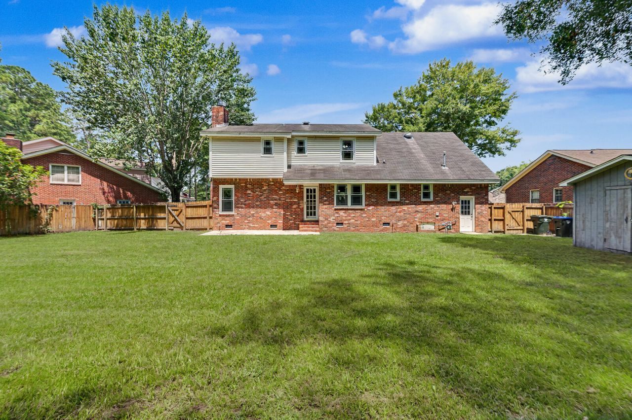 300 Eastover Circle Photo 32
