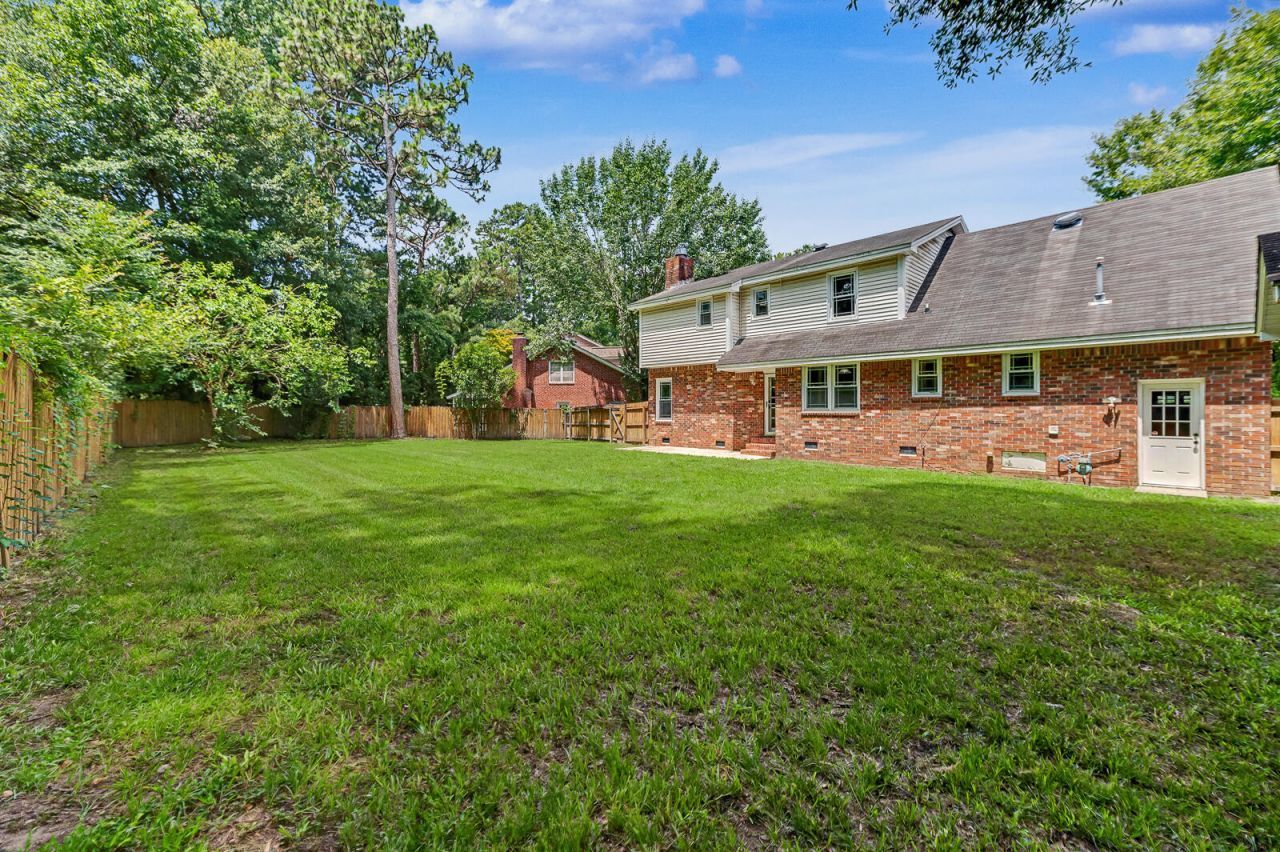 300 Eastover Circle Photo 33