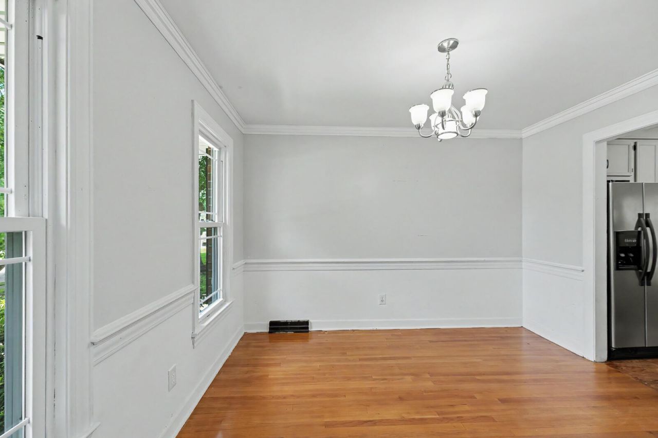 300 Eastover Circle Photo 4