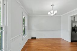 300 Eastover Circle photo 4