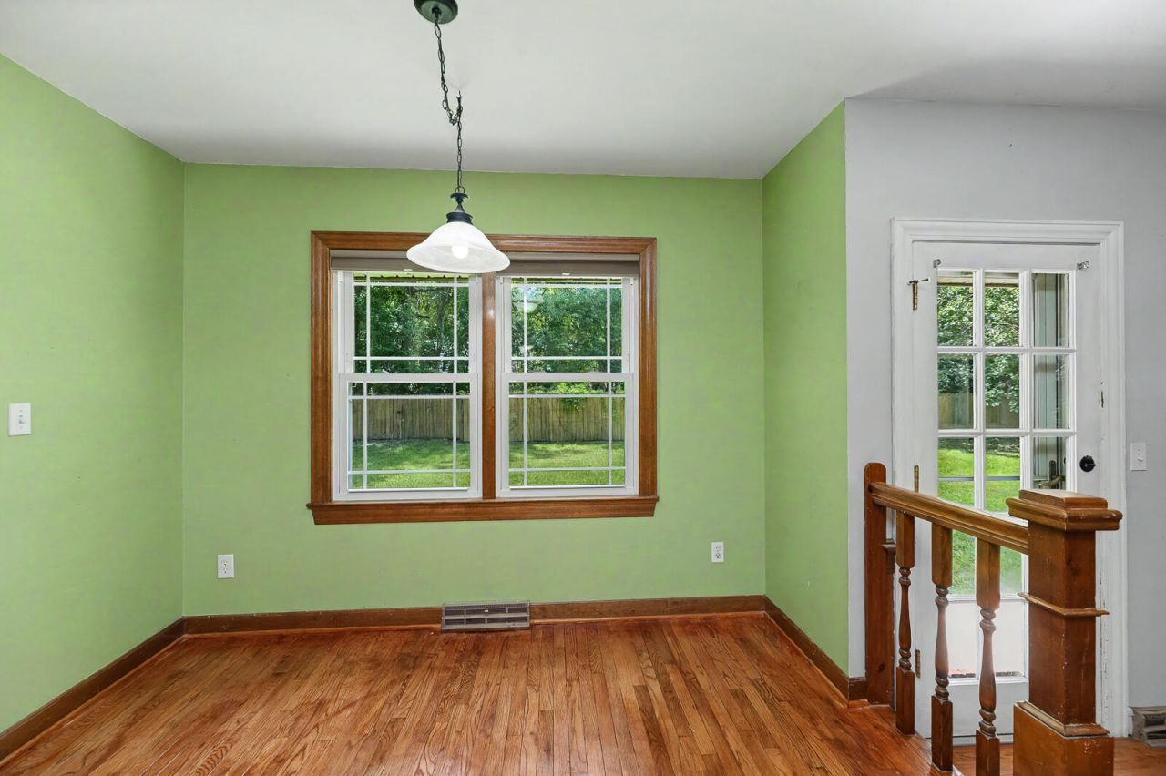 300 Eastover Circle Photo 8
