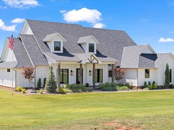 2548 S Sara Avenue, Blanchard, OK 73010