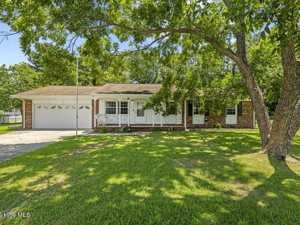 604 Oakwood Avenue , Jacksonville, NC 28546