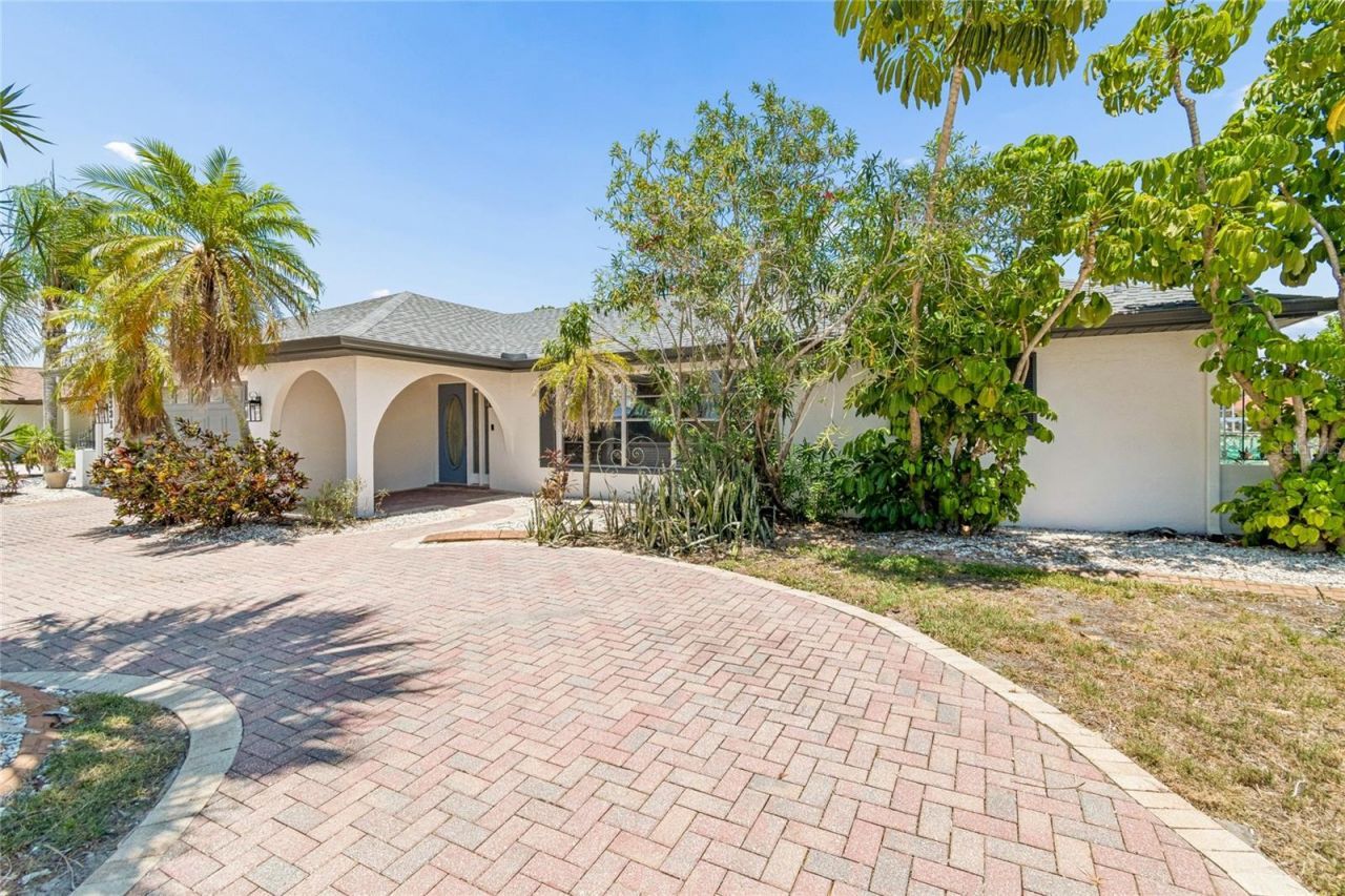 6331 Cocoa Lane , Apollo Beach, FL 33572 Photo