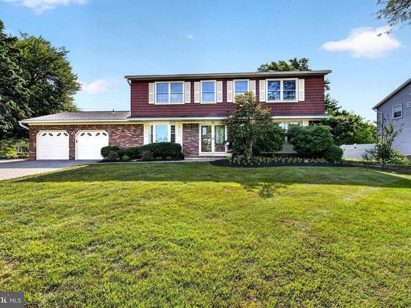 30 HAMILTON LANE N, PLAINSBORO, NJ 08536