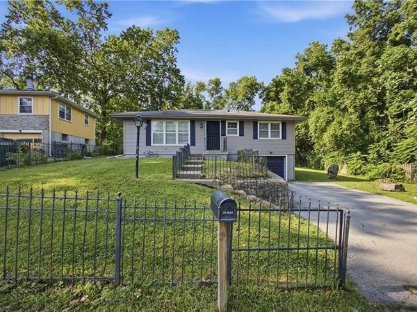 3165 LONGWOOD Avenue, Kansas City, KS 66104