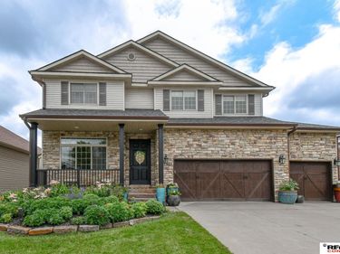 6900 Lacroix Drive, Lincoln, NE 68526