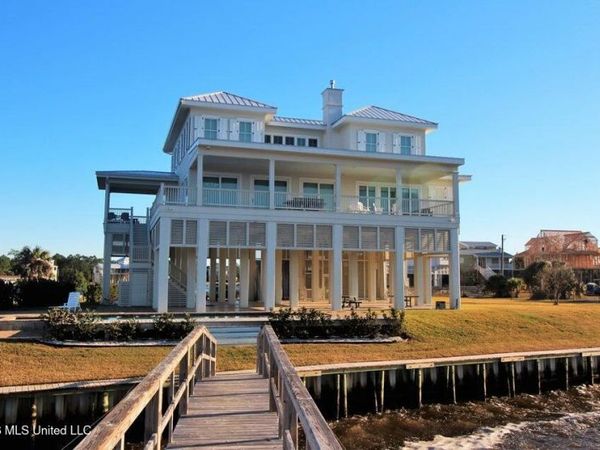 717 Sandy Hook Drive, Pass Christian, MS 39571
