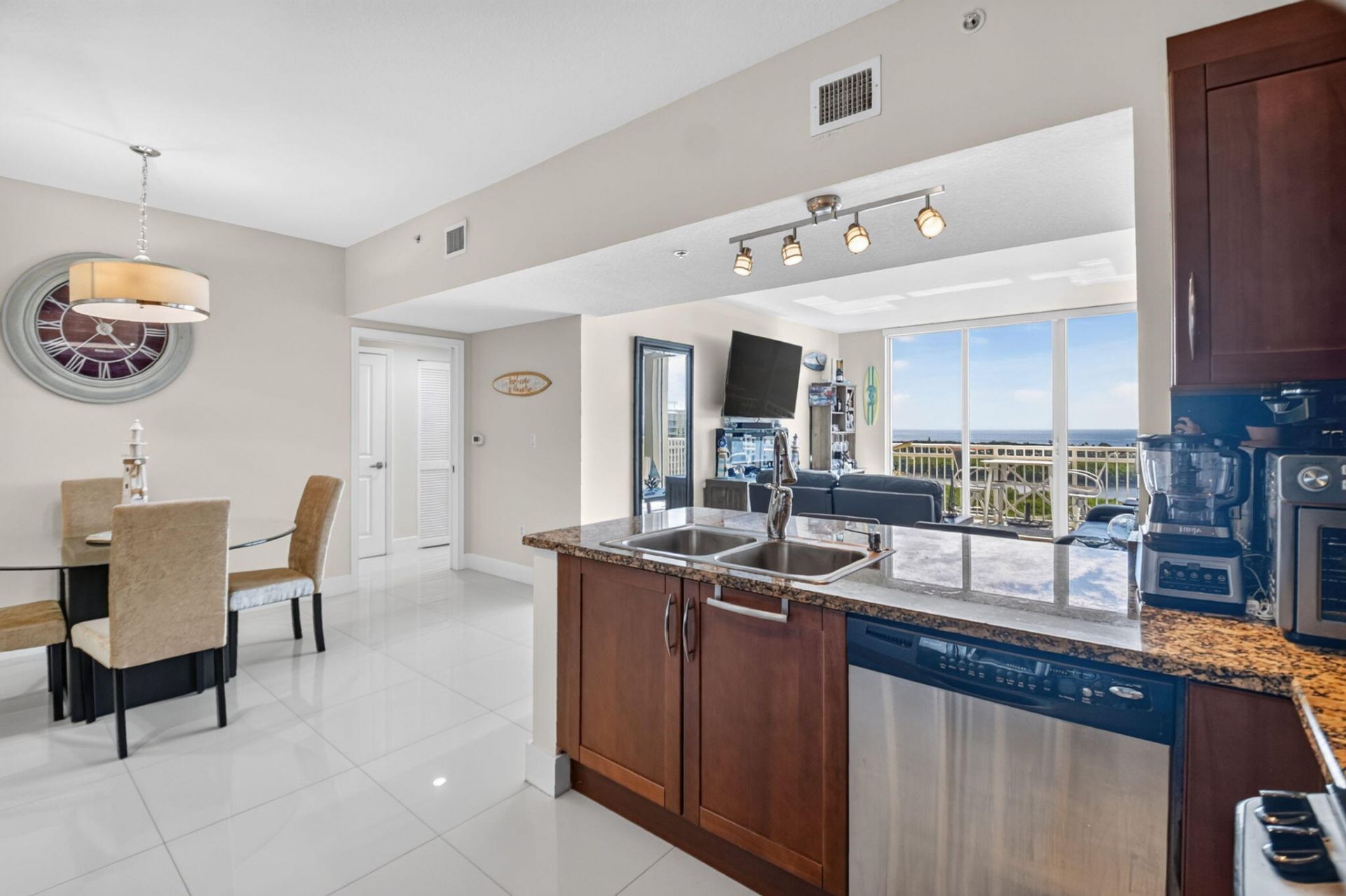450 N Federal Highway, Unit 1406, Boynton Beach, FL 33435 Photo