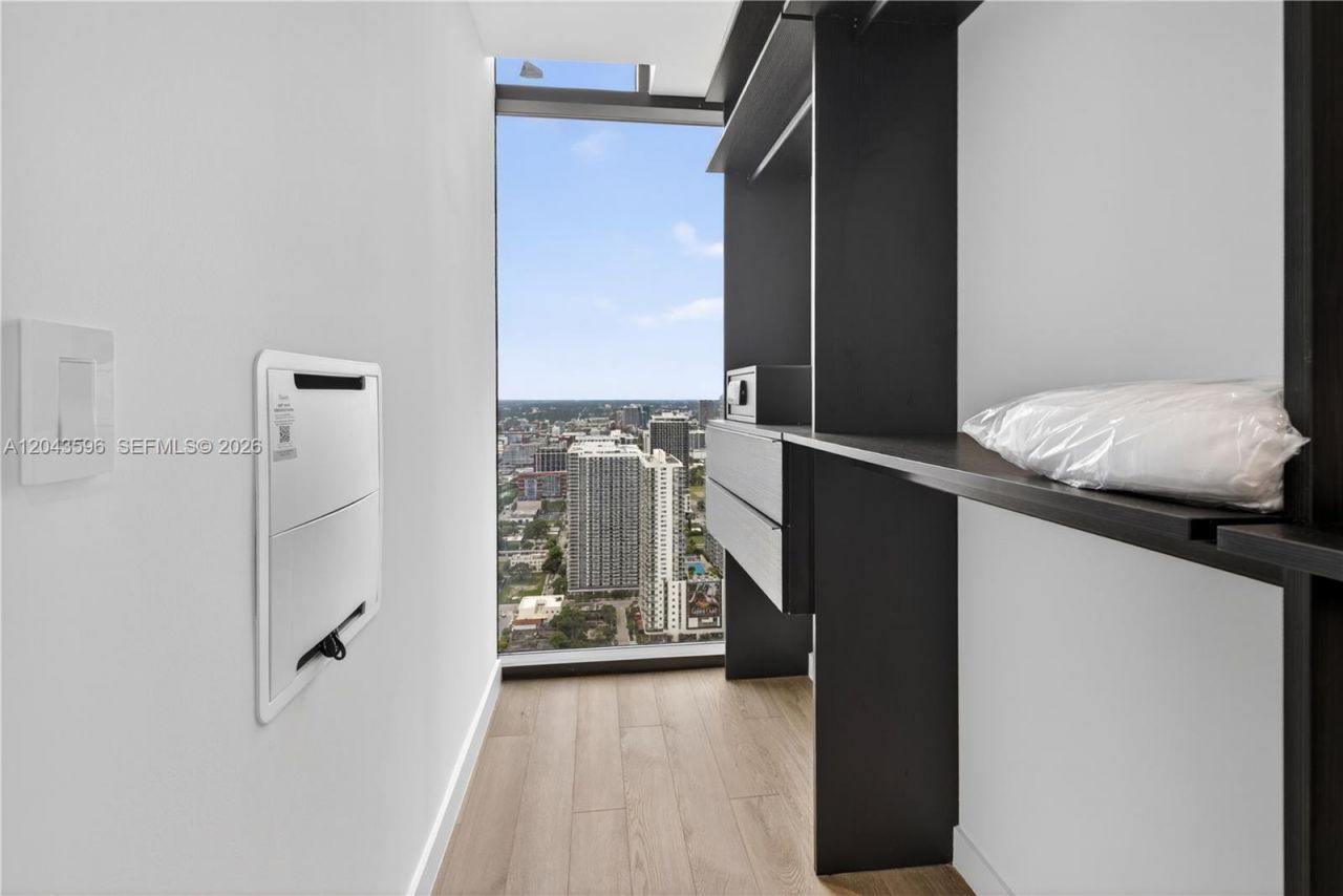 20 NE 11th , Unit 4702, Miami, FL 33132 Photo