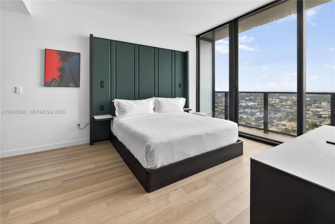 20 NE 11th , Unit 4702, Miami, FL 33132 Photo