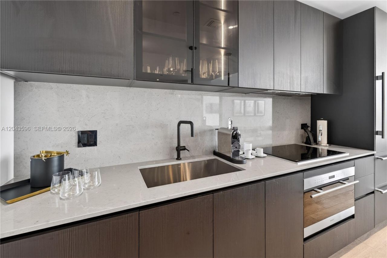 20 NE 11th , Unit 4702, Miami, FL 33132 Photo