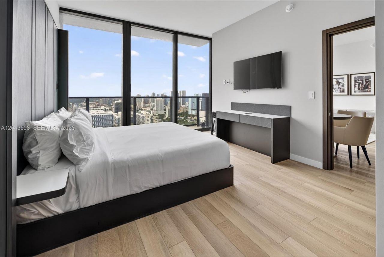 20 NE 11th , Unit 4702, Miami, FL 33132 Photo