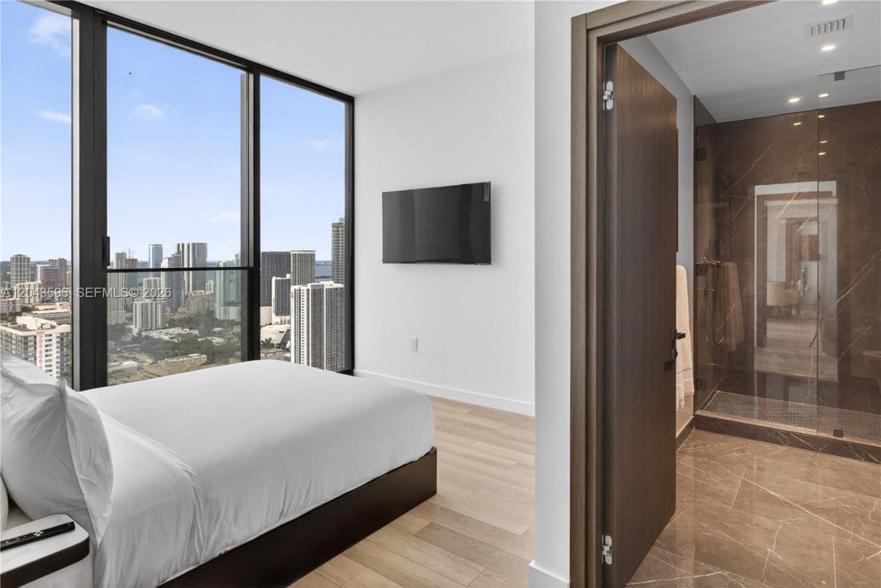 20 NE 11th , Unit 4702, Miami, FL 33132 Photo