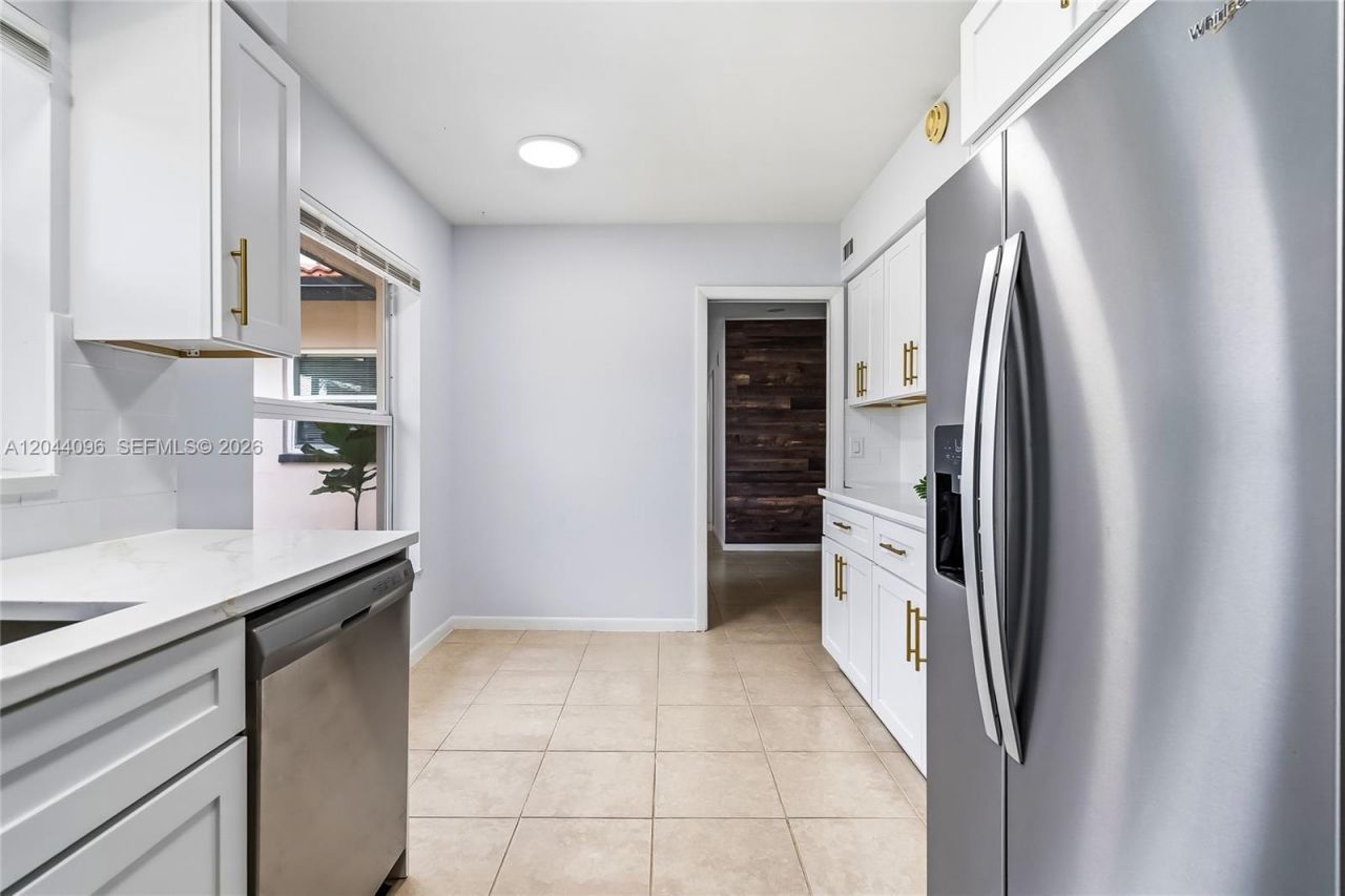 106 E Park Ln E, Hypoluxo, FL 33462 Photo
