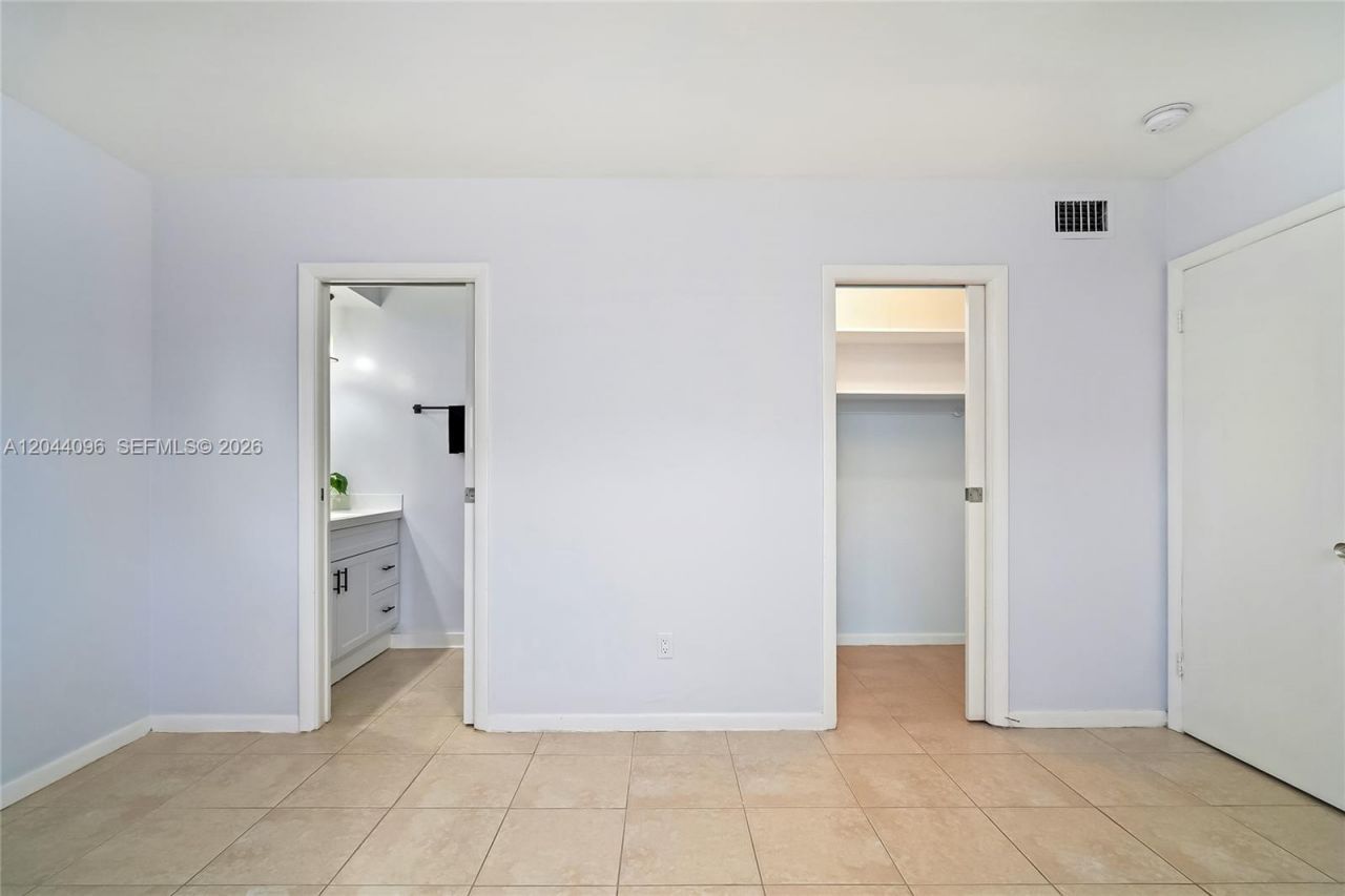 106 E Park Ln E, Hypoluxo, FL 33462 Photo