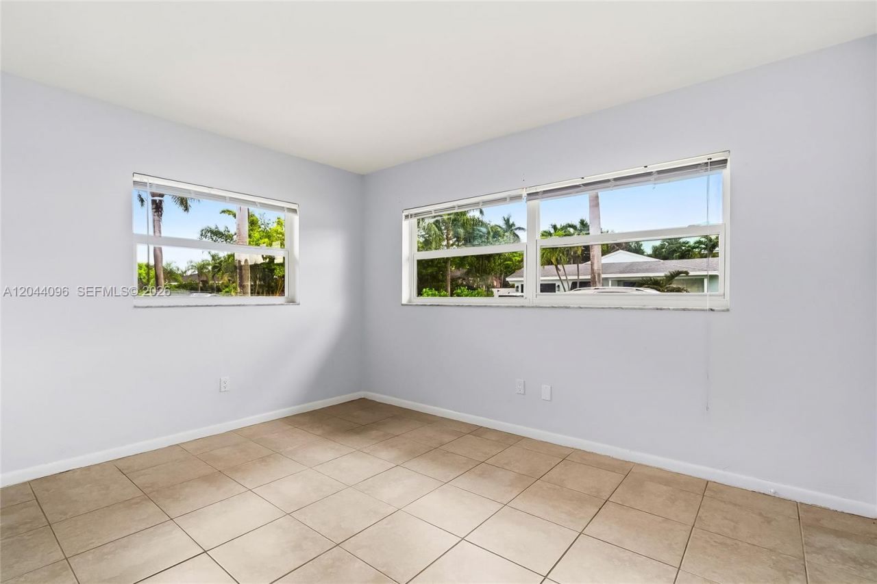 106 E Park Ln E, Hypoluxo, FL 33462 Photo