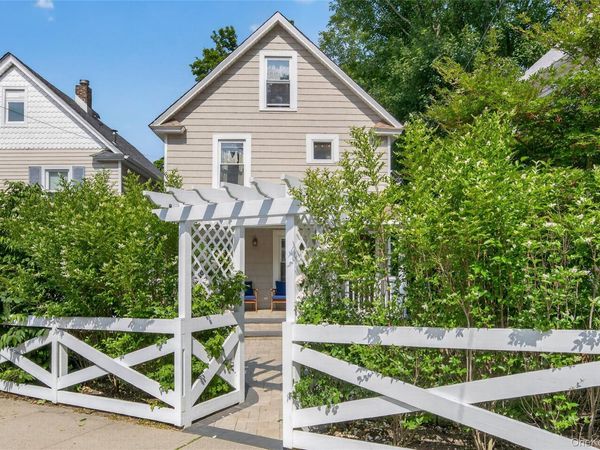 96 School Street, Oyster Bay, NY 11771