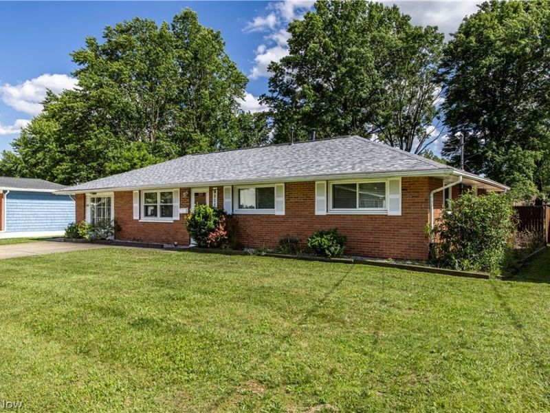 2230 Lynnwood Drive, Stow, OH 44224 Photo 3