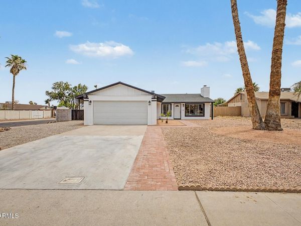 2577 E SWEETWATER Avenue, Phoenix, AZ 85032