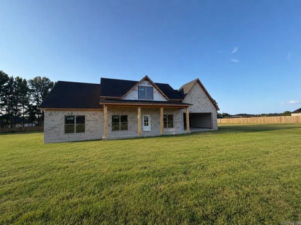 10 Crescent Cove, Ward, AR 72176