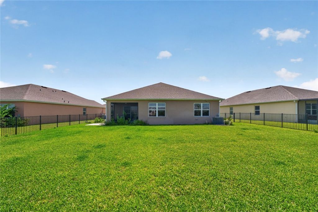 2233 Stratton Terrace Sw, Vero Beach, FL 32968 Photo