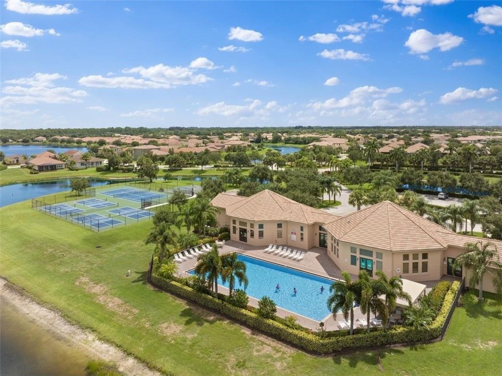 2233 Stratton Terrace Sw, Vero Beach, FL 32968 Photo