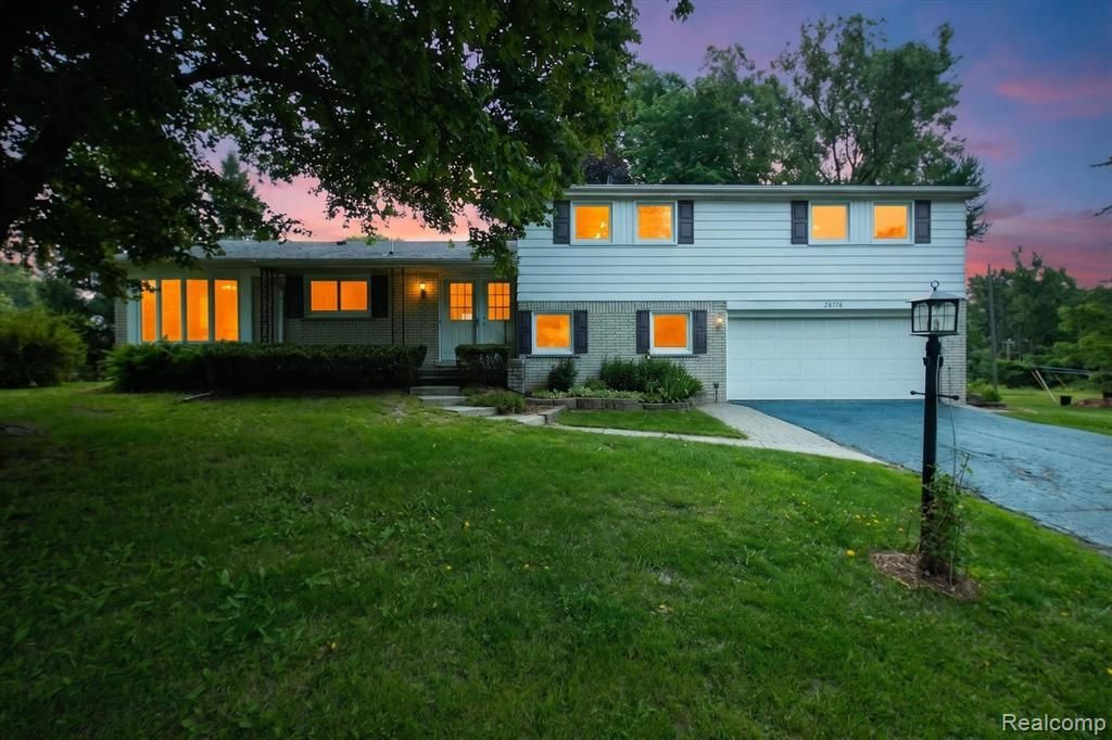 26178 Greythorne Trail, Farmington Hills, MI 48334 Main Photo