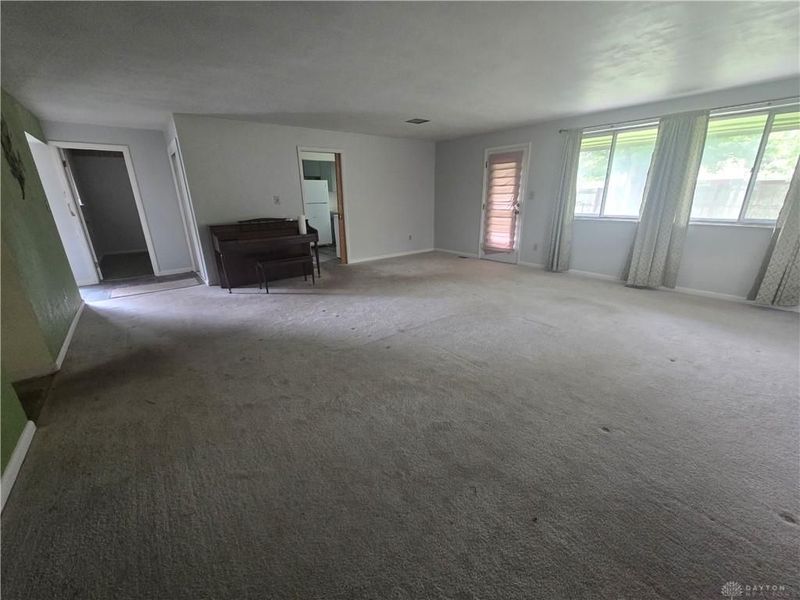 816 Mapleside Drive, Trotwood, OH 45426 Photo 12