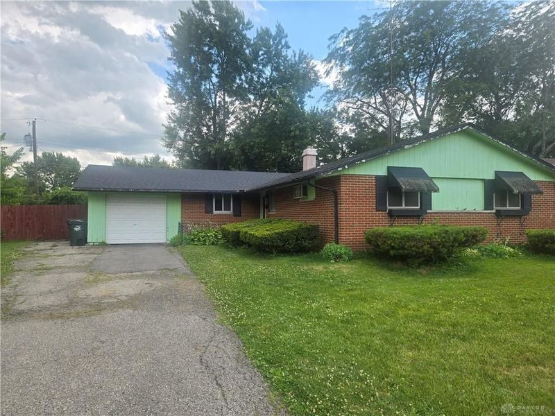 816 Mapleside Drive, Trotwood, OH 45426 Photo 3