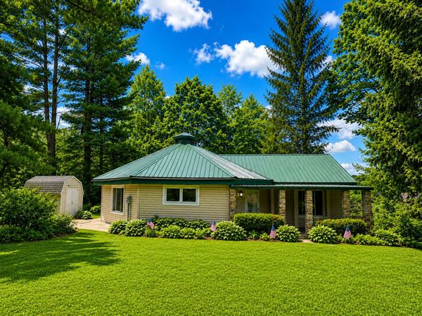 36199 Payne Avenue, Canadohta Lake, PA 16438
