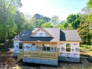 194 Davis Drive, Calhoun, GA 30701 Main Photo