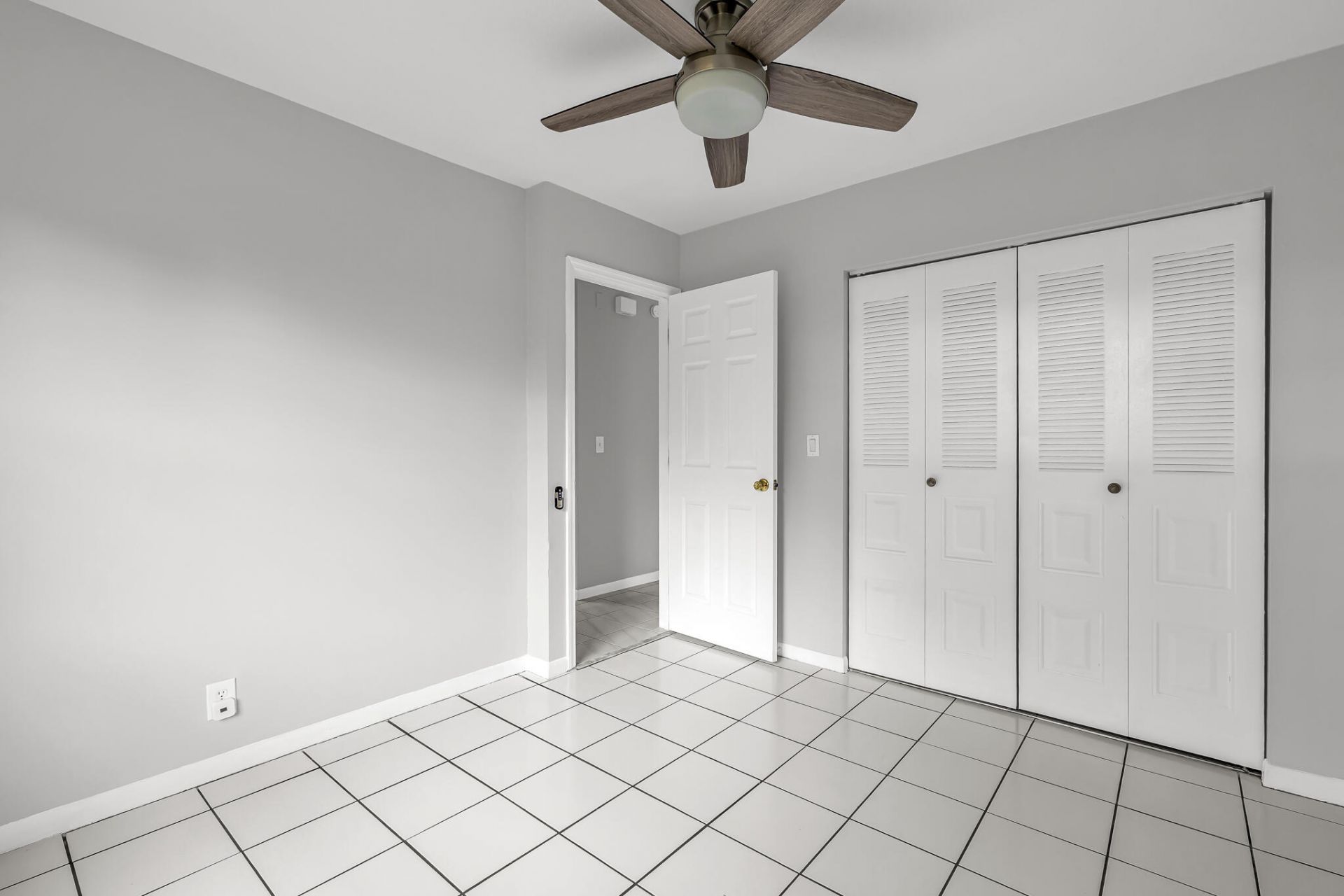 1273 Spring Cir Drive, Coral Springs, FL 33071 Photo