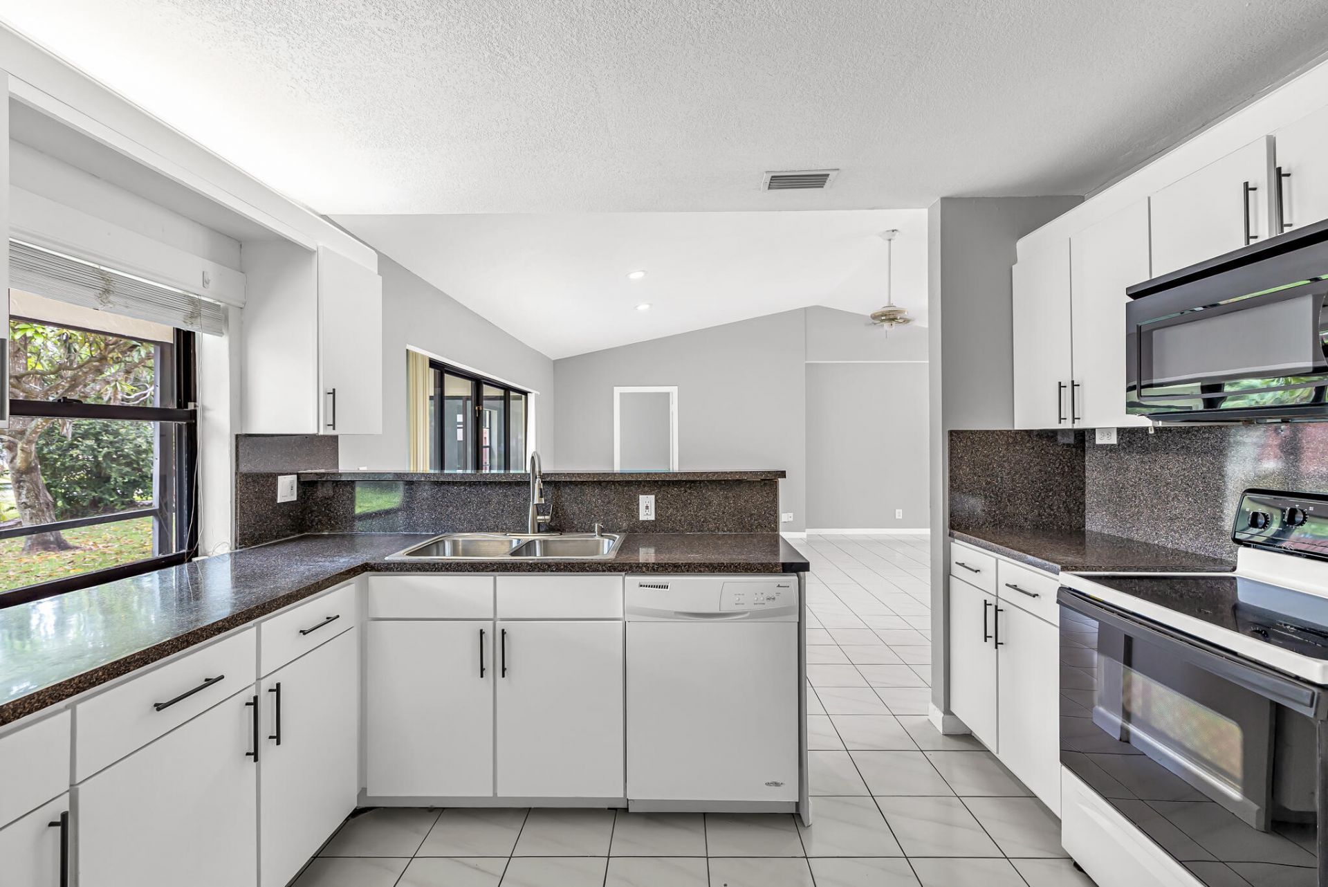 1273 Spring Circle Drive, Coral Springs, FL 33071 Photo