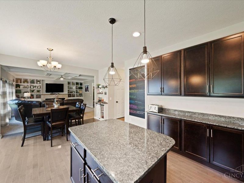 875 Grande Oaks Drive, Hamilton Twp, OH 45152 Photo 18