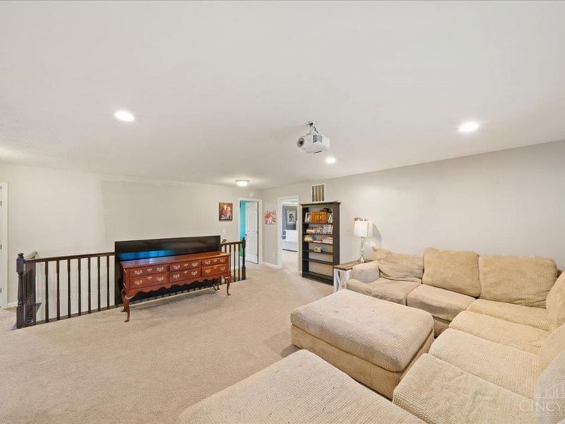 875 Grande Oaks Drive, Hamilton Twp, OH 45152 Photo 22