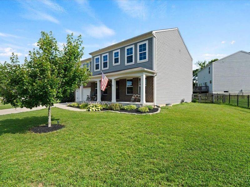 875 Grande Oaks Drive, Hamilton Twp, OH 45152 Photo 3